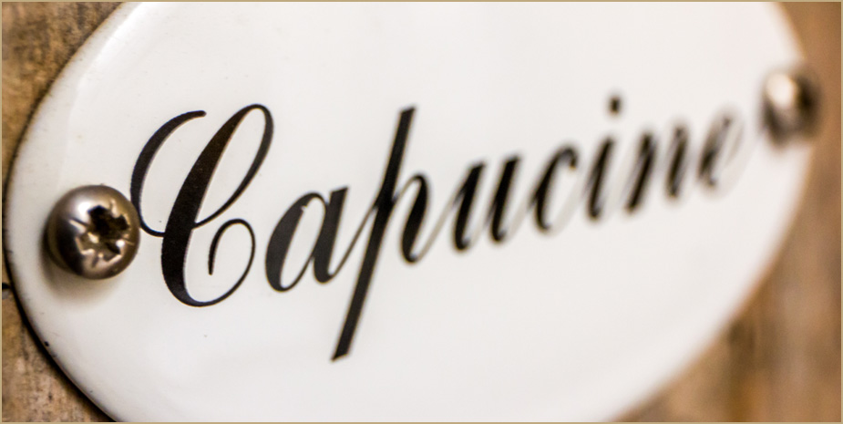 porte de la chambre capucine