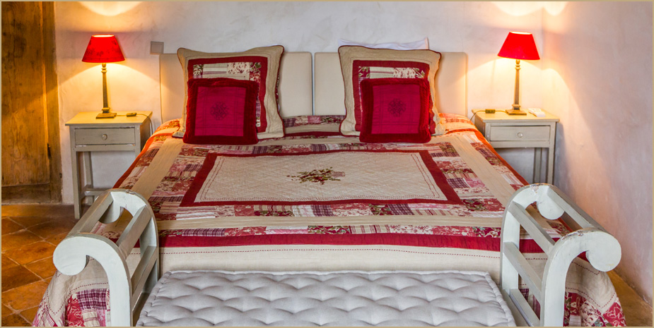 chambre avec vue sur piscine